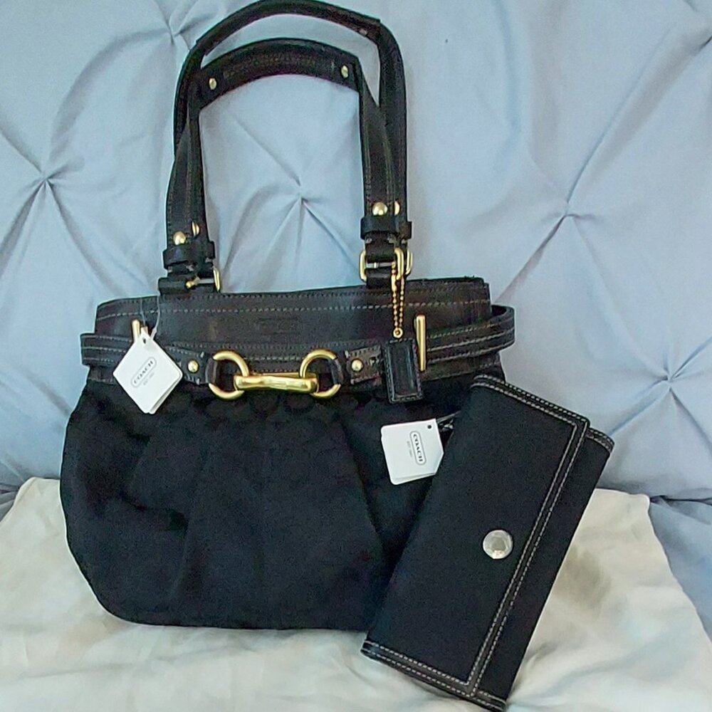 Brand New!!   Coach Black Signature Tote Bag & Matching Checkbook Wallet